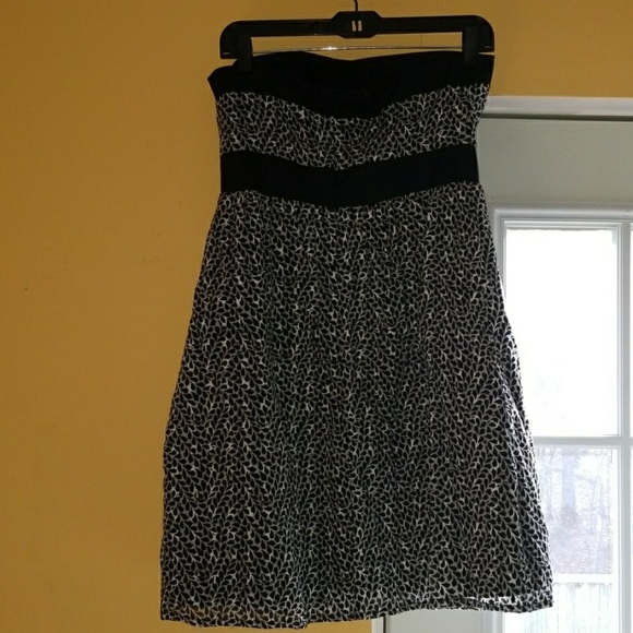 Dress - Picture 3 of 3